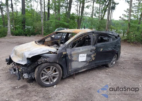 2018 Hyundai Elantra Sel z USA, uszkodzony, nr VIN 5NPD84LF0JH328928